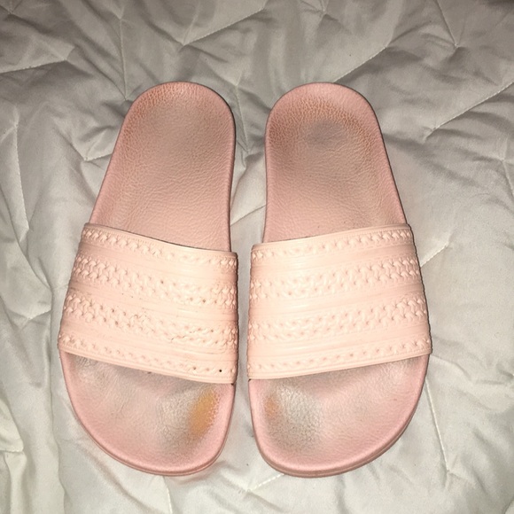 Adidas zapatos adilette Slide Sandal poshmark Adidas zapatos adilette Slide Sandal poshmark